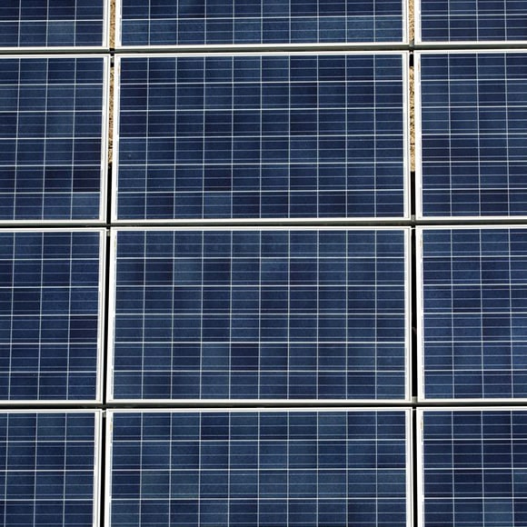 https://bedrijfsunits-coenecoop.nl/wp-content/uploads/2023/04/zonnepanelen-min-1.jpg
